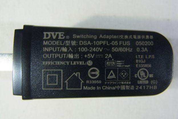 ACアダプタは100~240V対応で、出力5V2A。