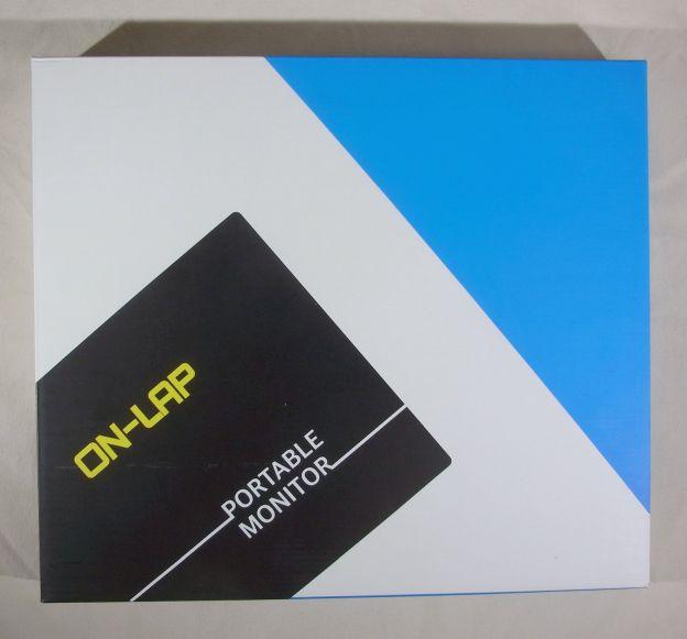 多色刷りの段ボール入り。外装にお金をかけすぎていないのが好感。