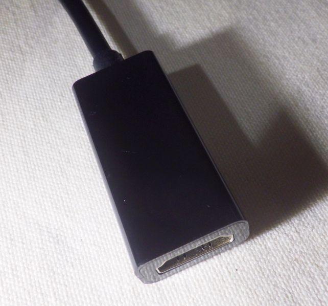 当然HDMI側には(規格上)ロックはないが