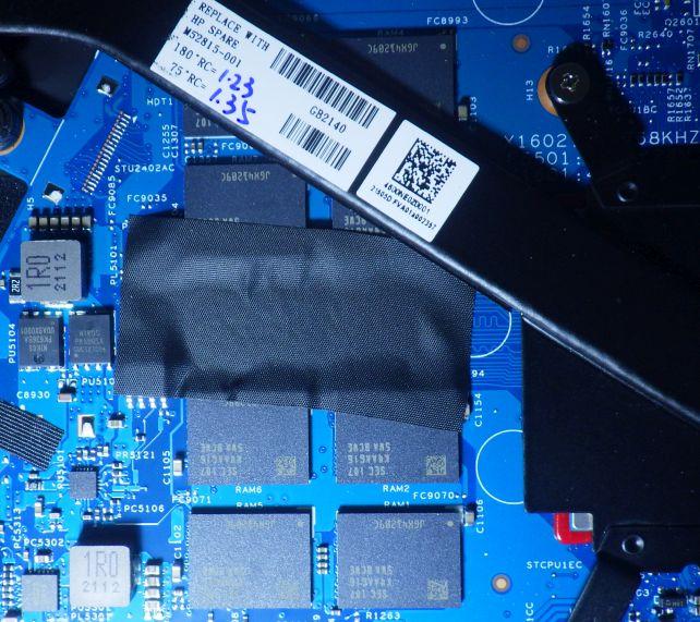 メモリはオンボードで増設不可