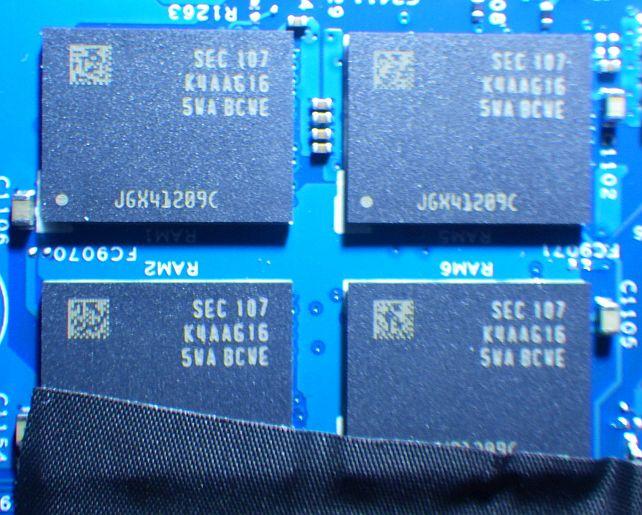 チップはSAMSUNGのK4AAG165WA-BCWE