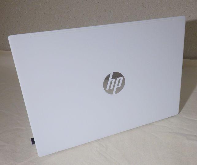 hpロゴは、開けた時に正しく読める方向