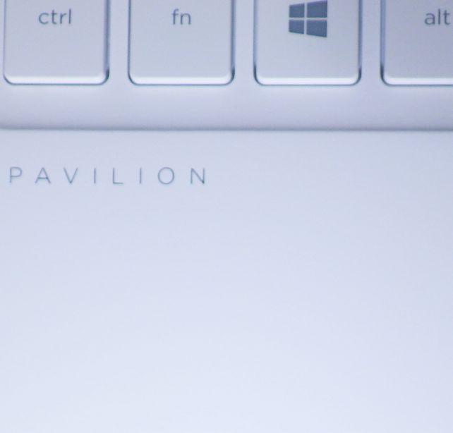 キーボード左下にも「PAVILION」