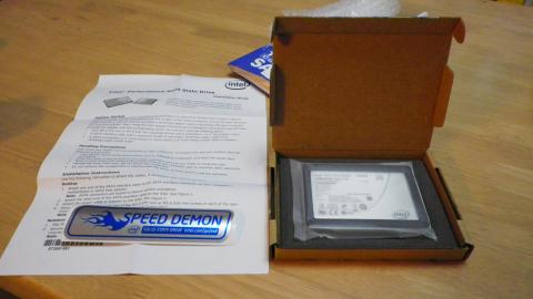 SSDパッケージ内容