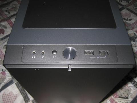 上面スイッチ、USBポート等