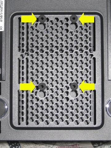 底面にゴムスペーサーを取り付け、