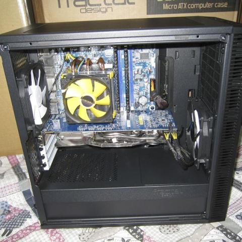 取り付けると、まぁ余裕ありですね。