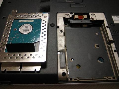 HDDを外したところ