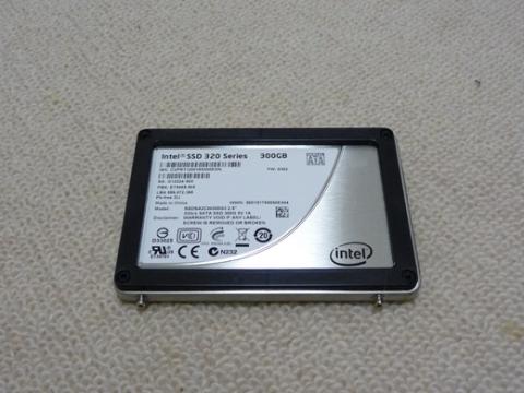 マウンタをSSDに移植して、元通りに組み立てます。