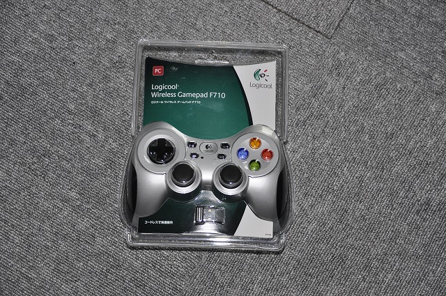 ワイヤレスのゲームパッド これを機にpcゲームでもやってみようか Wireless Gamepad シルバー F710のレビュー ジグソー レビューメディア