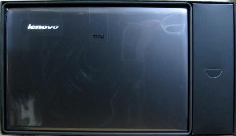 箱を開けると、やっと本体とご対面です。