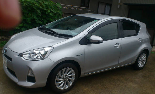 トヨタのアクア用に購入しました。 - 2代目bB 純正アルミホイール