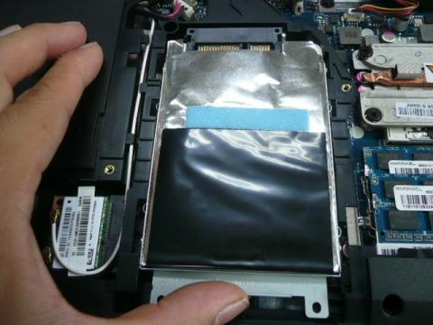 SSDを本体に装填