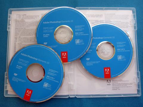 【ソフト】 3本組、1はWin版、2はPremiere体験版、3はMac版が入ってます