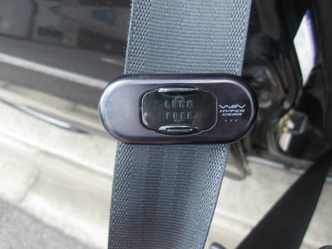 取付には苦労します が安定性抜群 セイワ Seiwa シートベルトストッパー5 スモーク W337のレビュー ジグソー レビューメディア