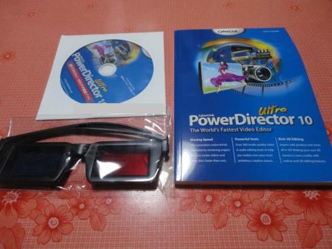 これが製品と付属品です。大きなパッケージの割には、中身がこれだけでした(w