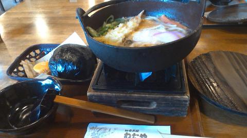 山賊むすびと鍋焼きうどんを頂きました