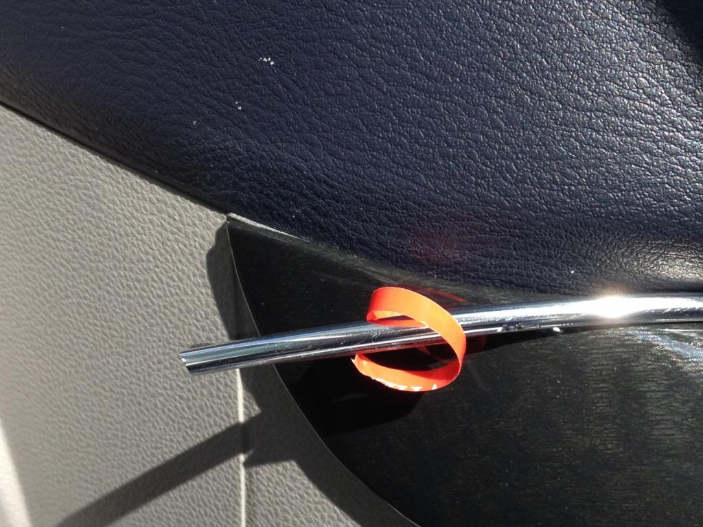 モールが剥がれちゃったので 超強力両面テープダッシュボードの素材を選ばず強力接着 1716のレビュー ジグソー レビューメディア