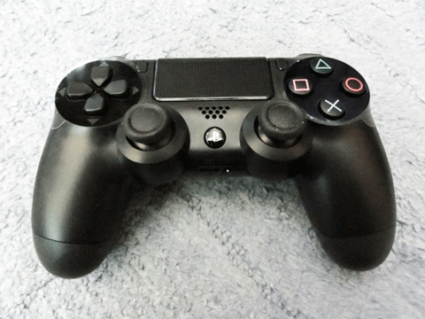 DUALSHOCK 4表:5,980円(税抜)