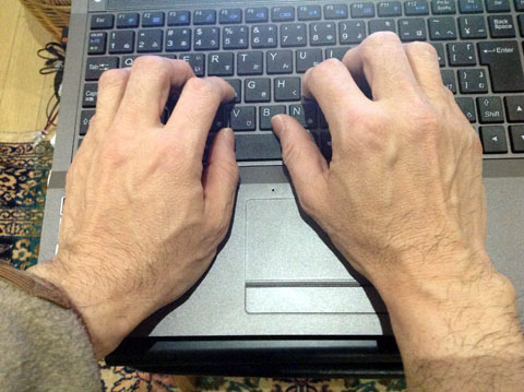 キーボードとタッチバッド