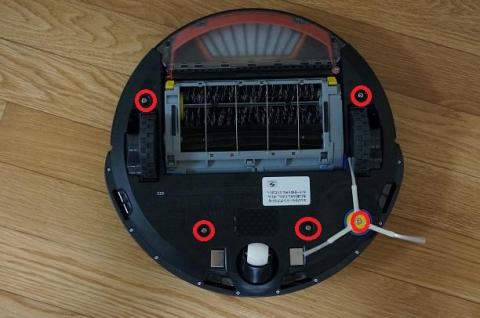 赤丸をつけた5カ所のねじを緩める