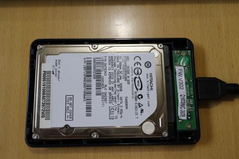 取り出したHDD