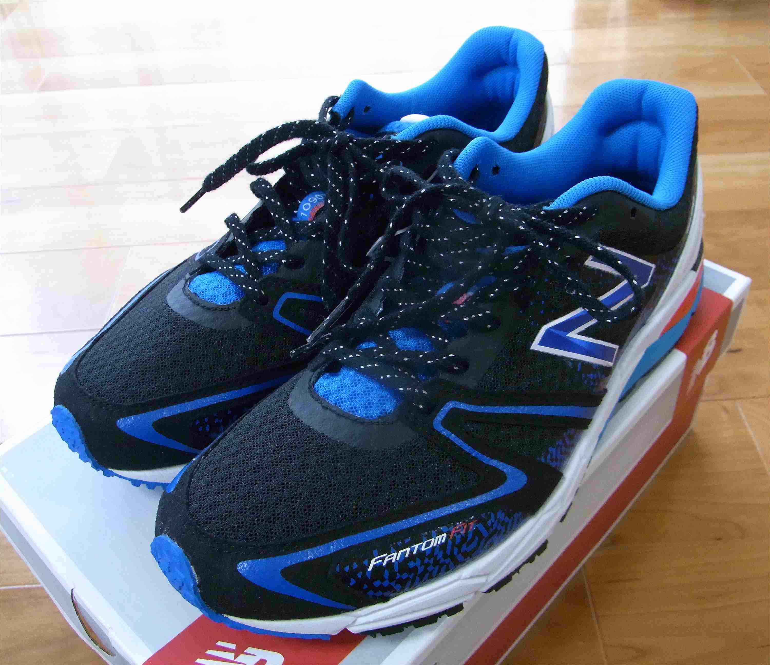 普段履きのスニーカーの代わりにランニングシューズという選択 ニューバランス ランニングシューズ M1090 ニューバランス ランニングシューズ M1090 M1090bk4 のレビュー ジグソー レビューメディア