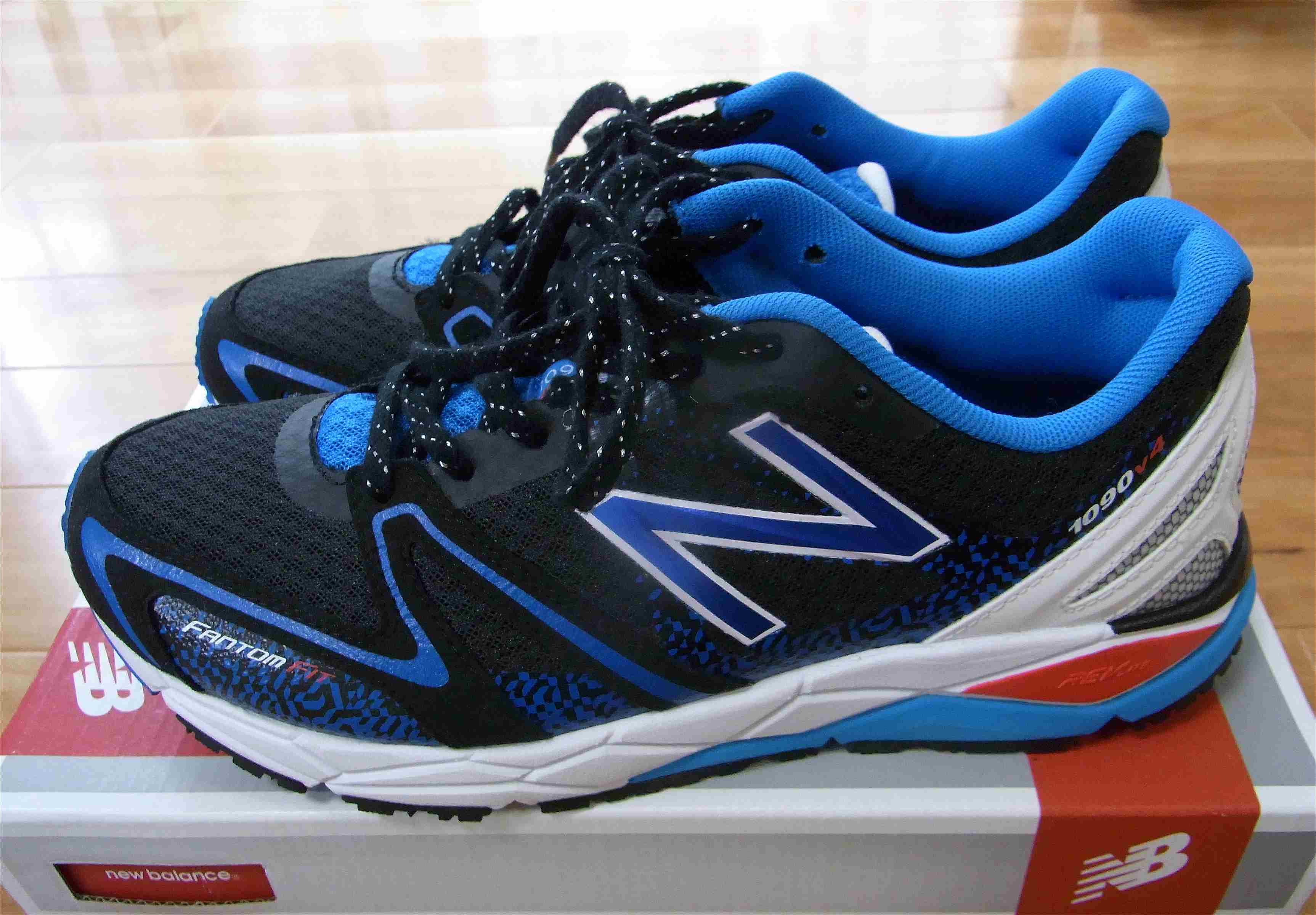 普段履きのスニーカーの代わりにランニングシューズという選択 ニューバランス ランニングシューズ M1090 ニューバランス ランニングシューズ M1090 M1090bk4 のレビュー ジグソー レビューメディア