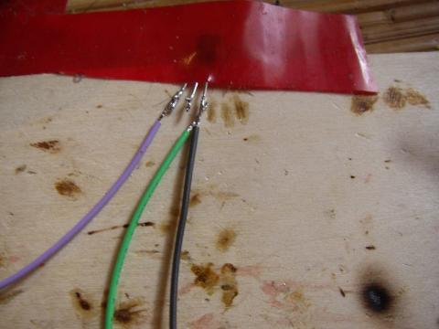 左から、Vcc(+5V), Vout, Gnd.