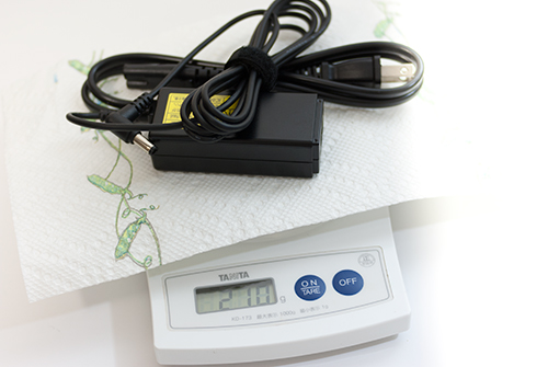 重さは約210g