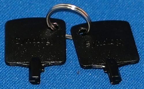 鍵はプラスチックと玩具みたい