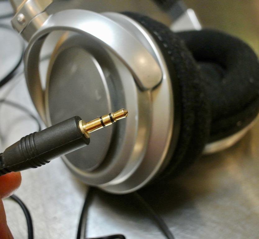 とにかく音が良い それだけに装着感の悪さが残念 Jvcケンウッド ビクター インドア用密閉型ステレオヘッドホン Hp Rx300のレビュー ジグソー レビューメディア