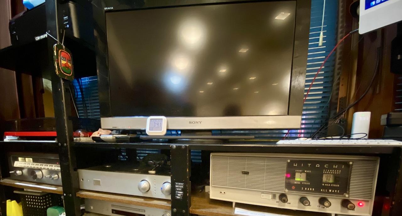 推定生産年昭和37年 日立の真空管ラジオを魔改造 エリーザS-560改 そこ