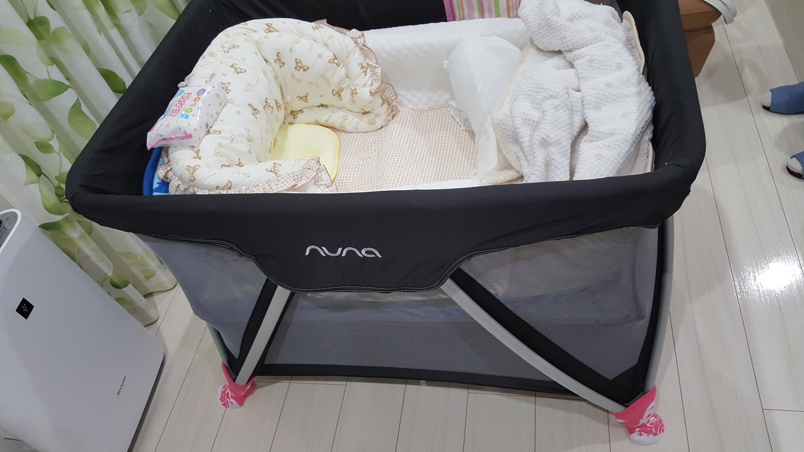 新生児から長く使える簡易ベビーベッド Nuna ヌナ トラベルコット Sena ナイト ブラック 631のレビュー ジグソー レビューメディア