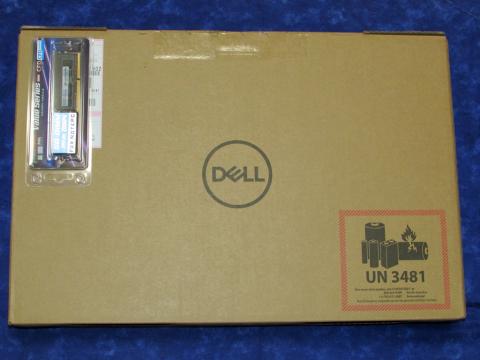 左上の、荷札隠しに置いたメモリはVOSTRO3582で利用予定だった