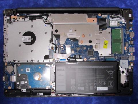 ベースカバーを外したところ