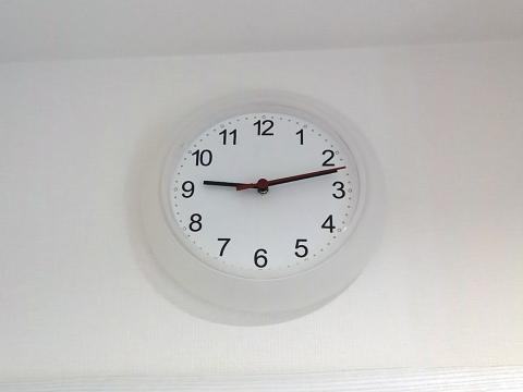イケアの500円の時計が電波時計になりました