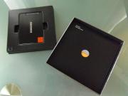 本体を取り出すと「クイックユーザマニュアル」や「マニュアルのCD-ROM」が梱包されている