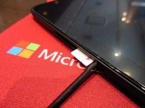 使用した SIM は今回あわせて利用する OCN モバイル ONE の LTE に対応した SIM