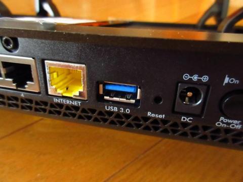 ホームサーバー機能で使用する USB 3.0 ポート