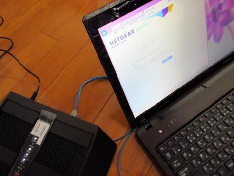 有線の LAN を使用して設定する場合は LAN ポートと PC を接続すればよい