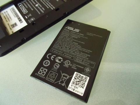 バッテリーの容量は 2910 mAh