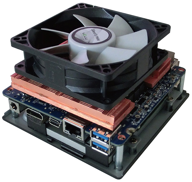 ブロアーを外して8cmファンを乗せてみる