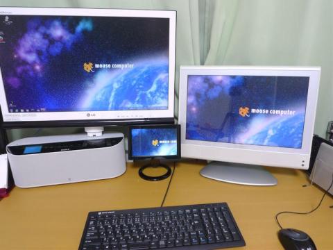 設置風景、中央下が本製品