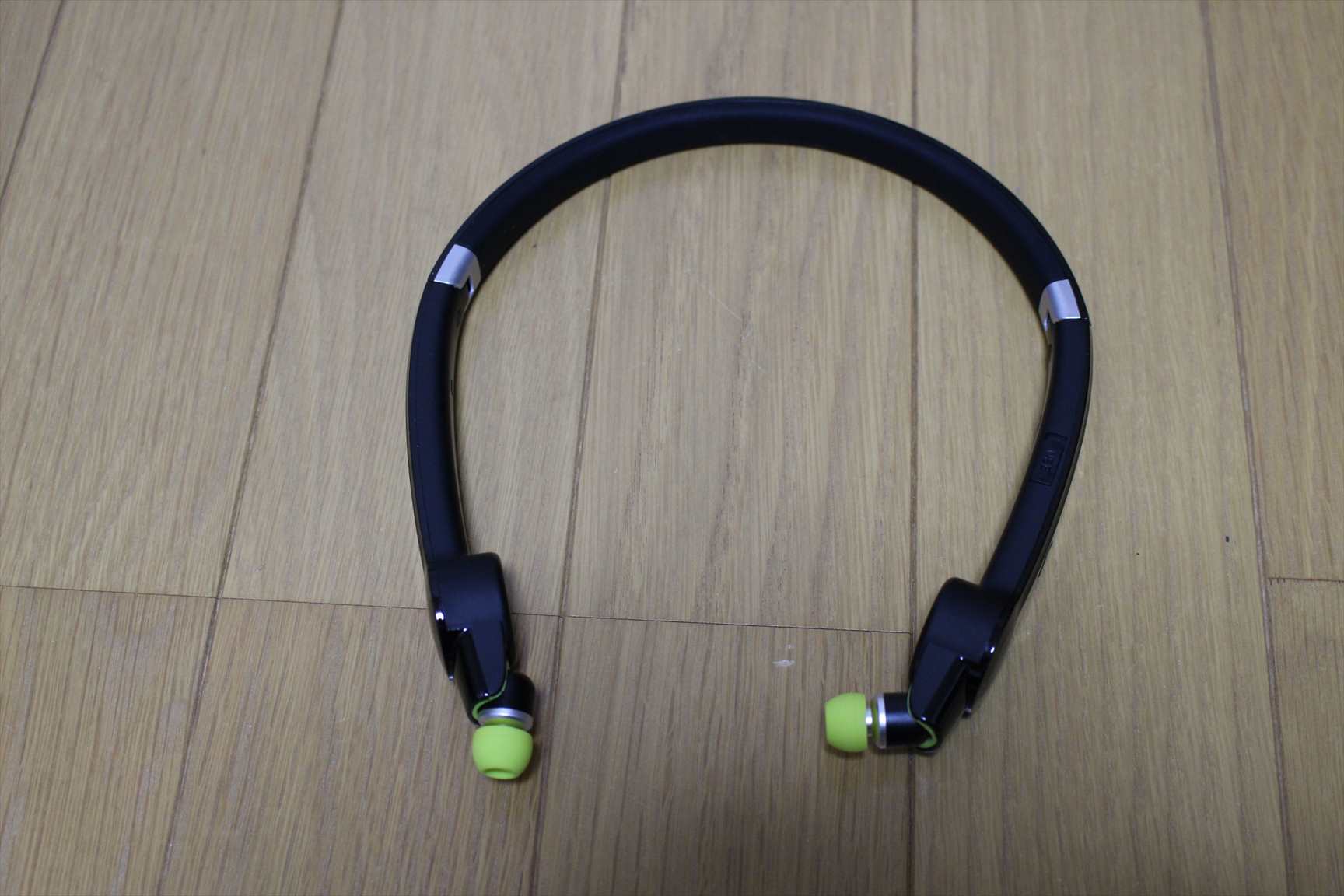 ネックバンド式は 意外と使い勝手が良く便利です Nexgadget Bluetooth イヤホン ワイヤレスヘッドセット ネックバンド型 マイク内蔵 ハンズフリー通話可能 防水 防滴 スポーツ仕様 Sx802 のレビュー ジグソー レビューメディア