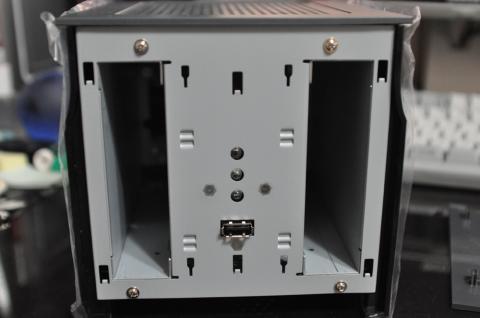 HDD取り付けスロット