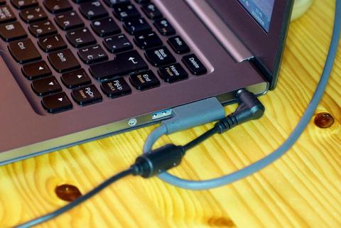 ケーブルと干渉