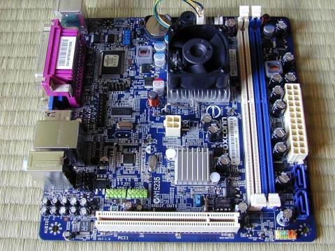 マザーボード全体