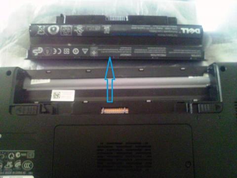 バッテリー取り外し