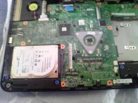 やっと、HDDが見えました。